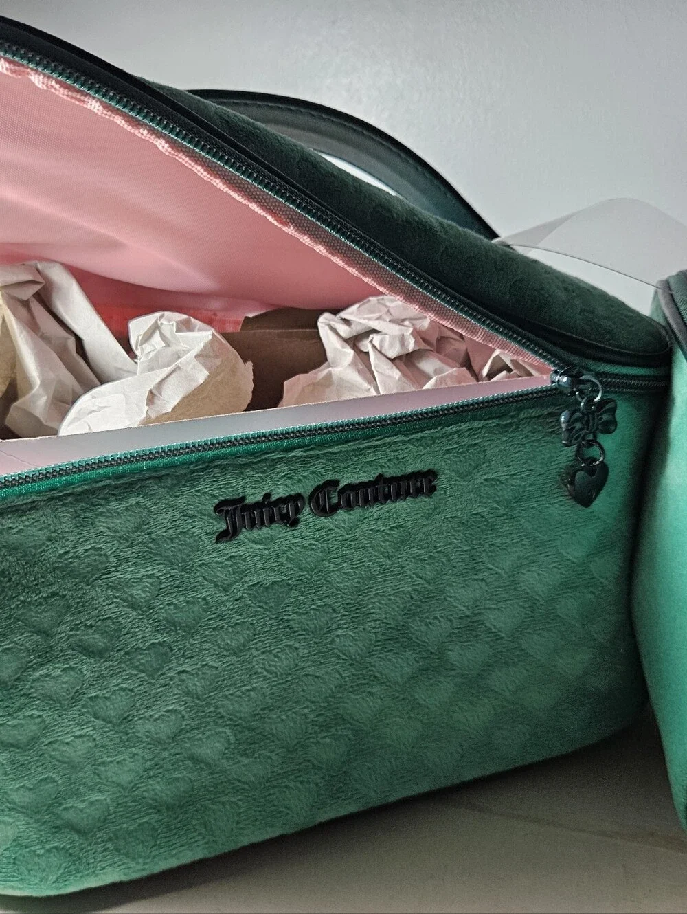 NWT Juicy Couture Green Velour Rhinestone 2-Pc Travel Makeup Bag Set